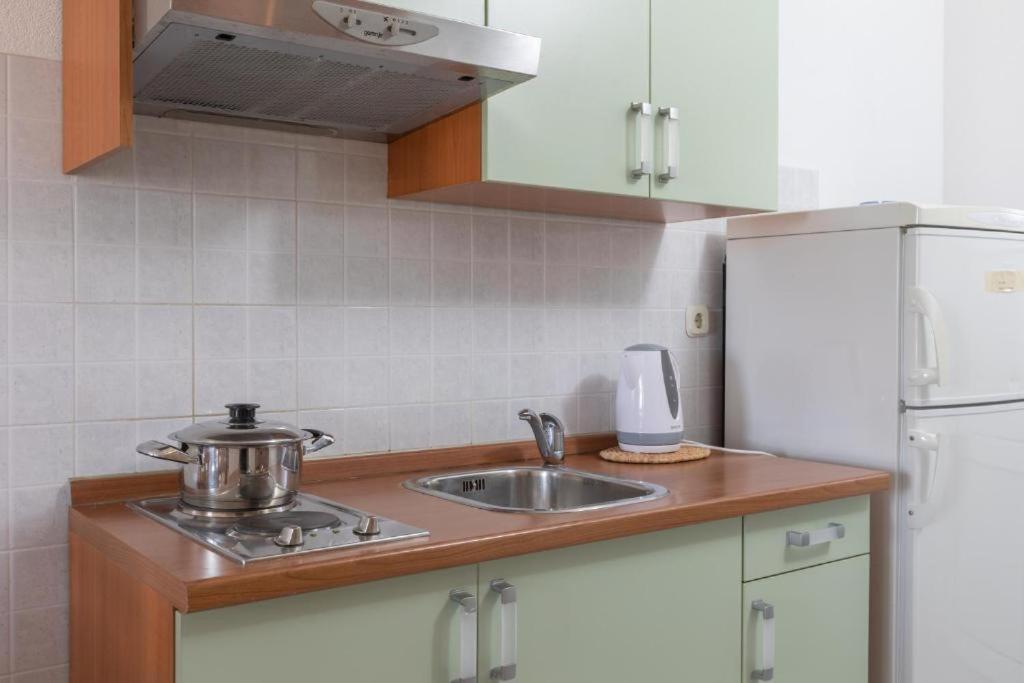 Apartmani Vela Tučepi Extérieur photo